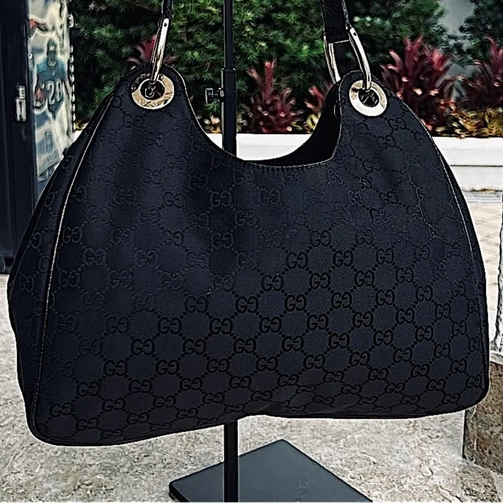 GUCCI - Limited Edition Vintage GG Shoulder Bag - Picture 4 of 12